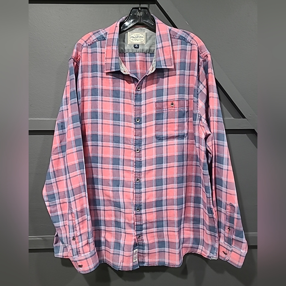 🚫SOLD- FLAG & ANTHEM Men's Salmon And Blue Plaid Shirt size XL